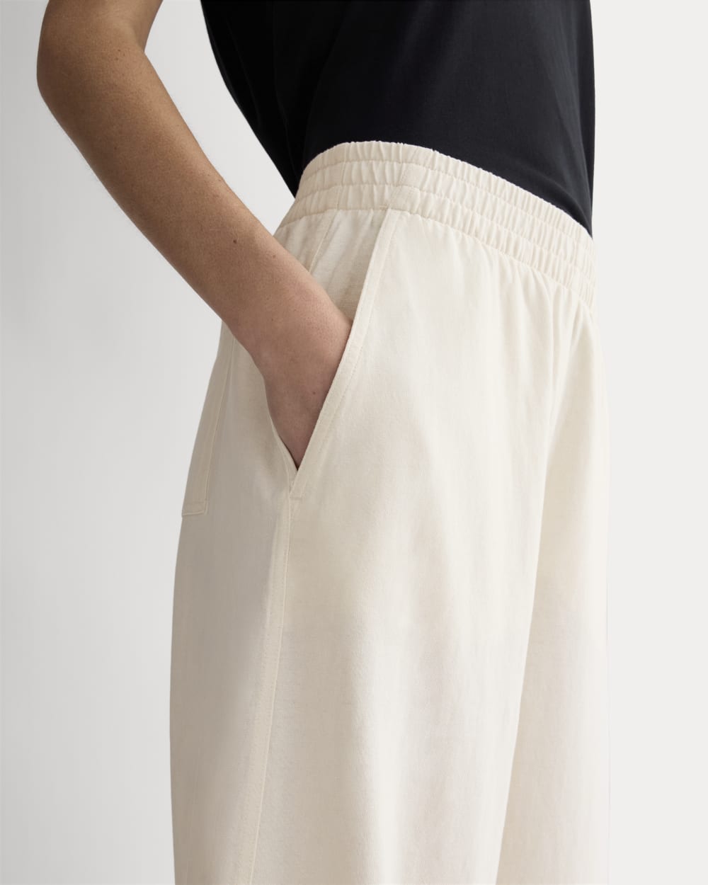The Off-Duty Barrel Pant in Bone — detail view