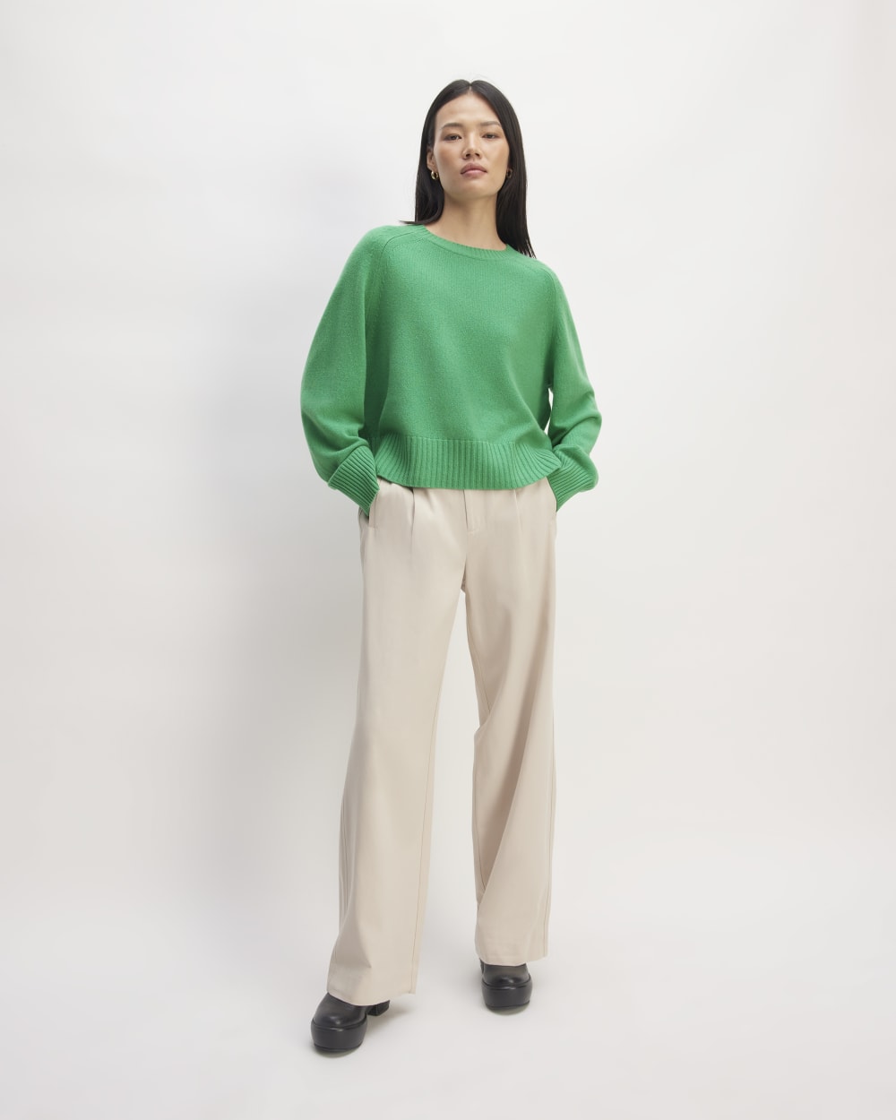 The Cashmere Boxy Crew in Bright Jade — detail view