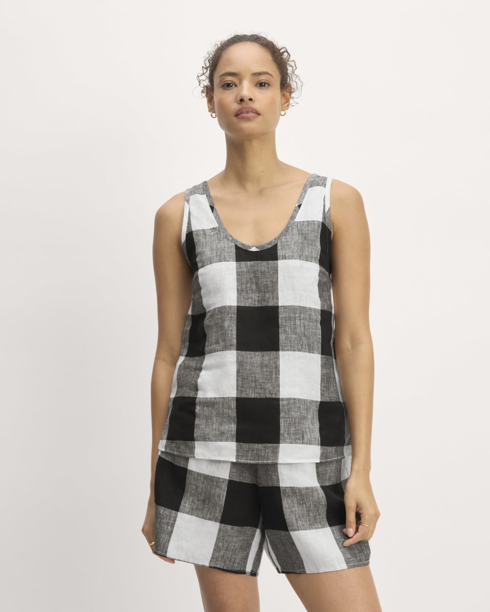 The Scoop Tank in Linen in Bone / Black Check — detail view