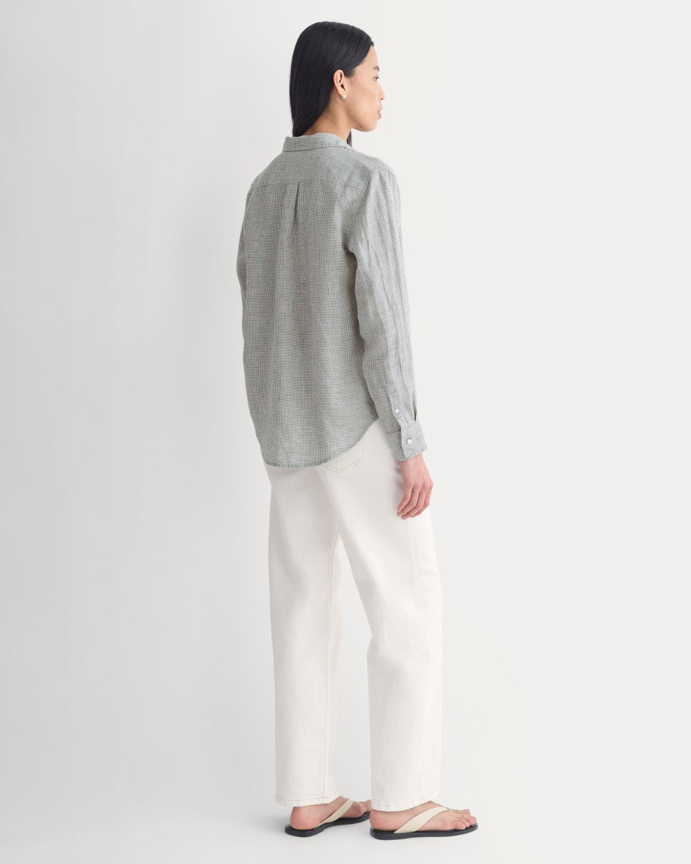 The Must-Have Shirt in Linen in Agave Green — detail view