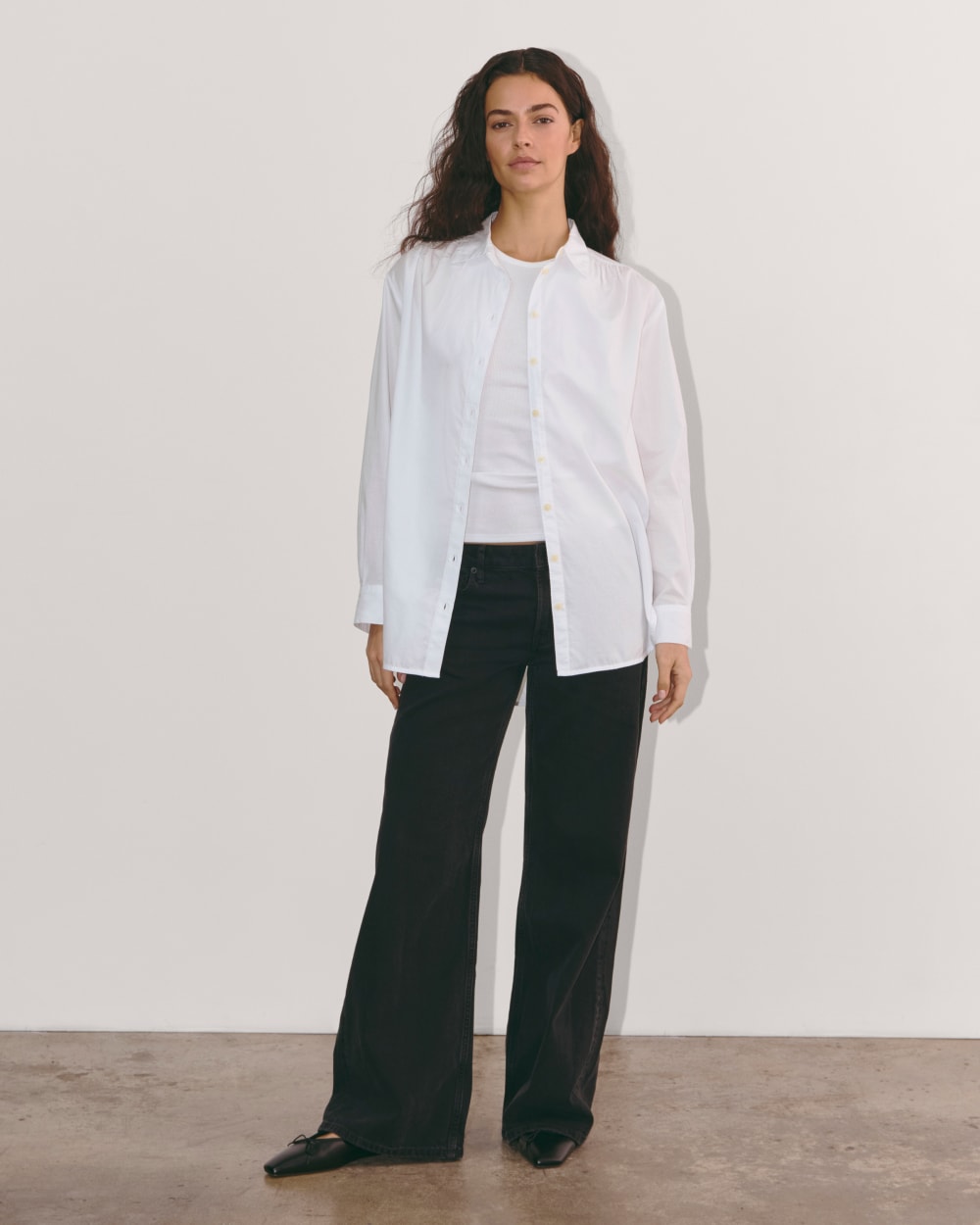 The Gathered Shirt in Silky Cotton in White — detail view