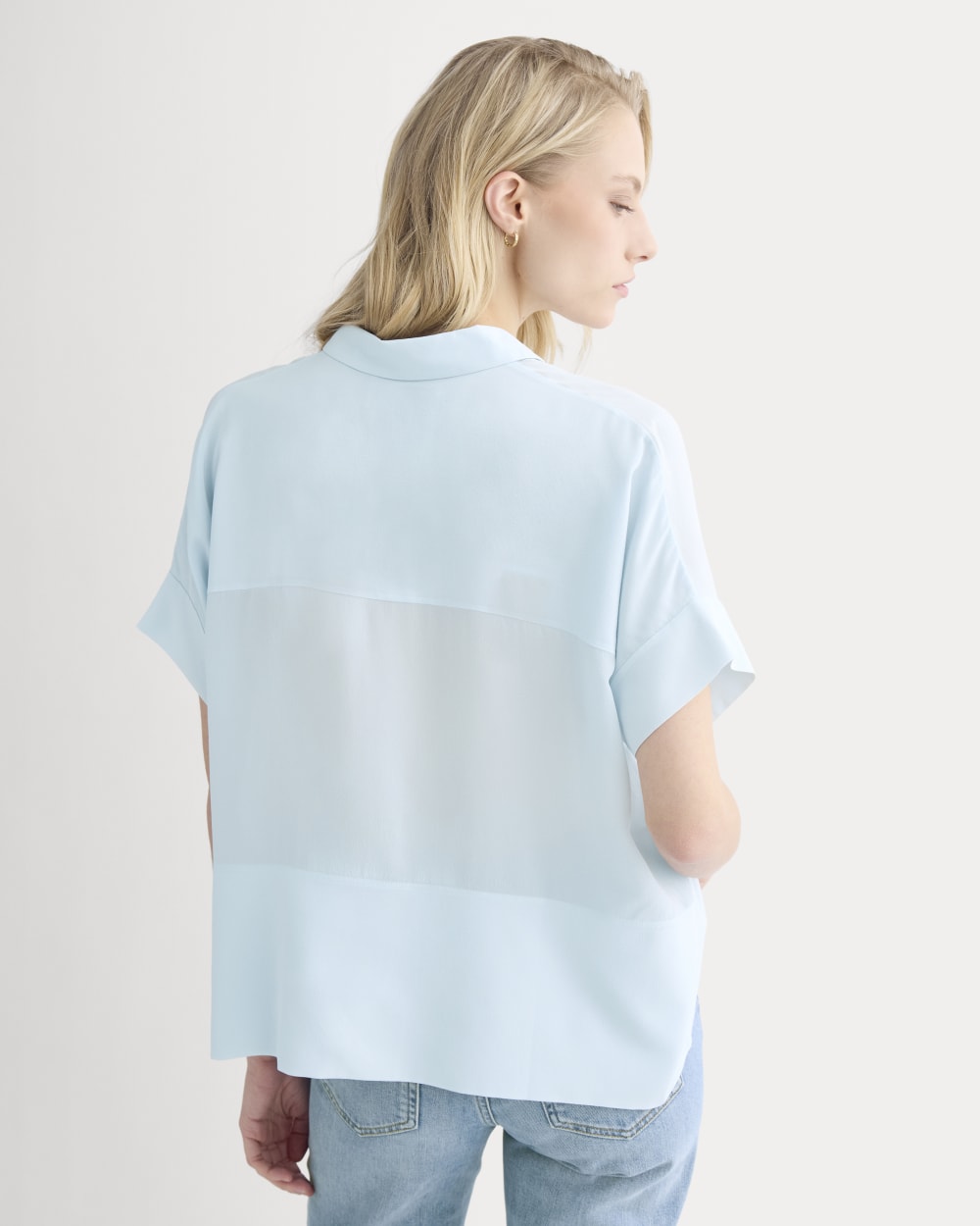 The Boxy Shirt in Washable Silk in Skywriting — detail view
