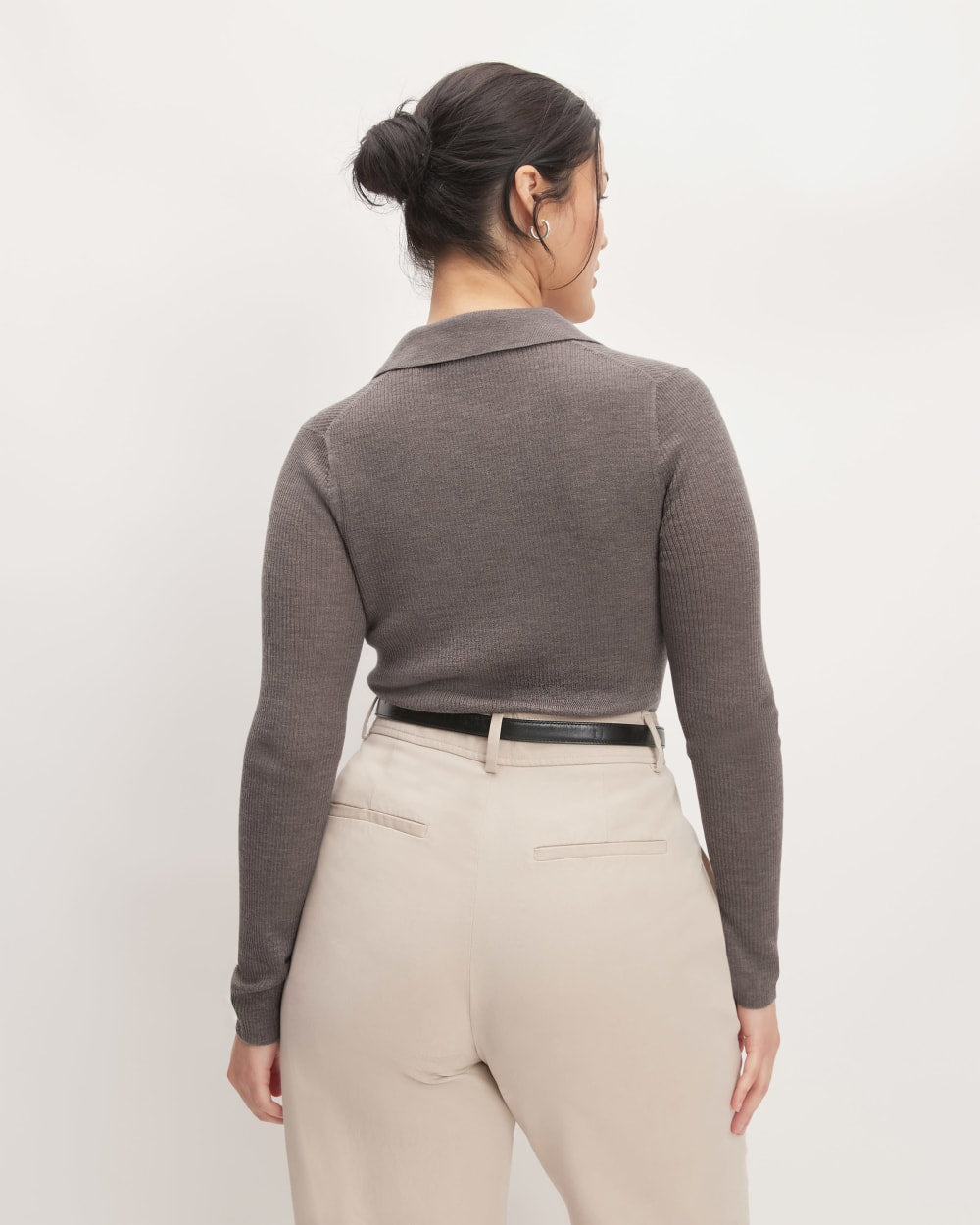 The Polo in Ultrasoft Merino in Heather Cocoa — detail view