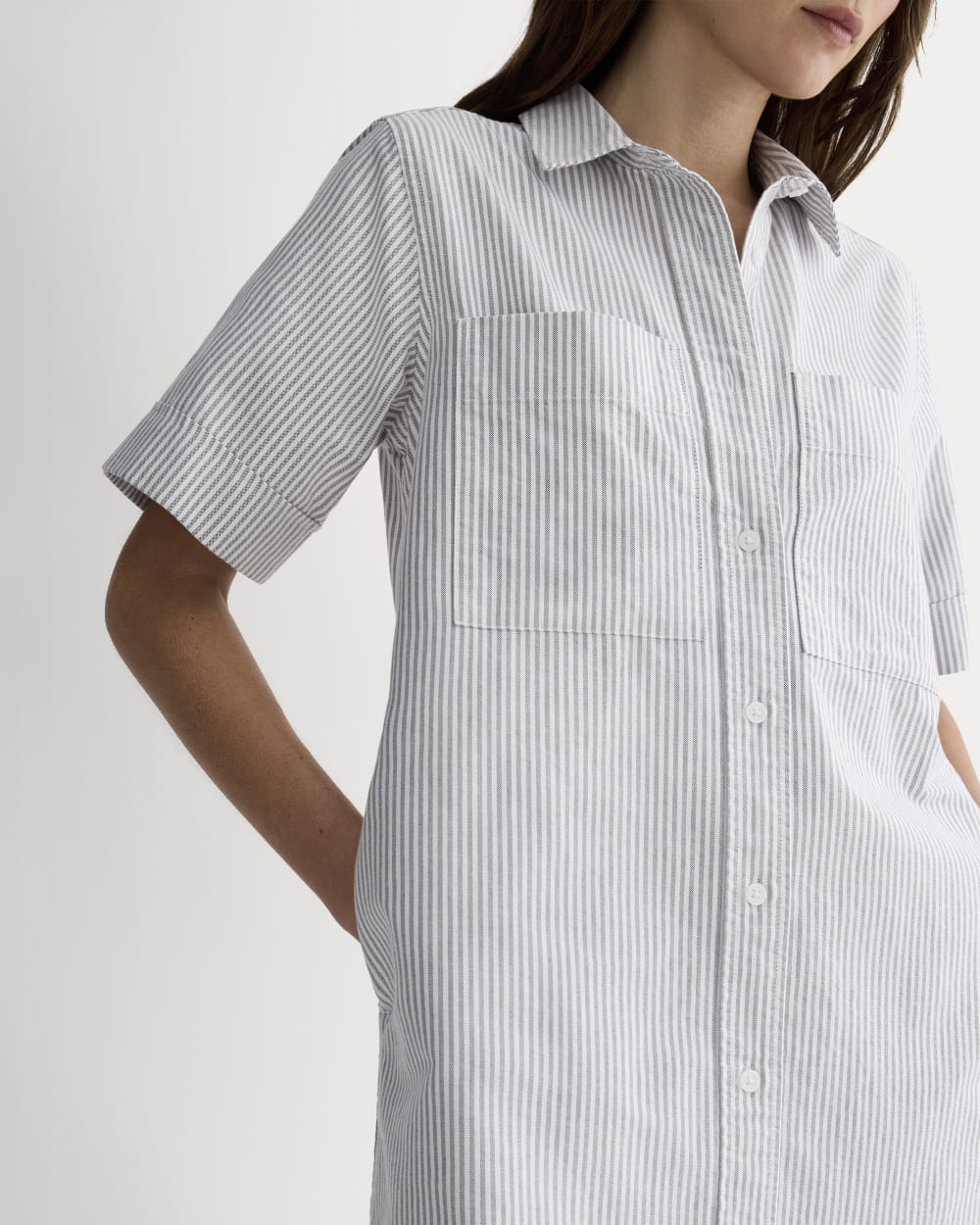 The Oxford Short-Sleeve Shirt Dress in Charcoal / White — detail view