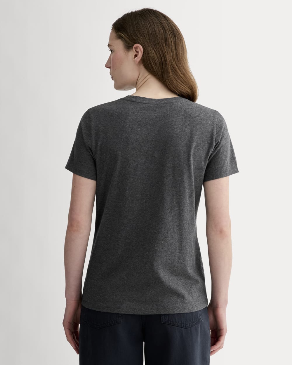 The Slim V-Neck Tee in Essential Cotton in Heathered Soot — detail view
