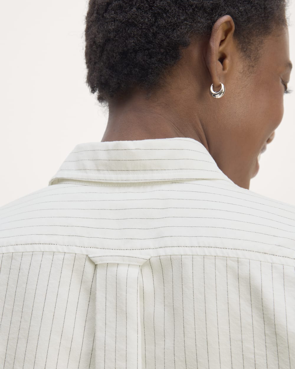 The Must-Have Oxford Shirt in White / Black — detail view
