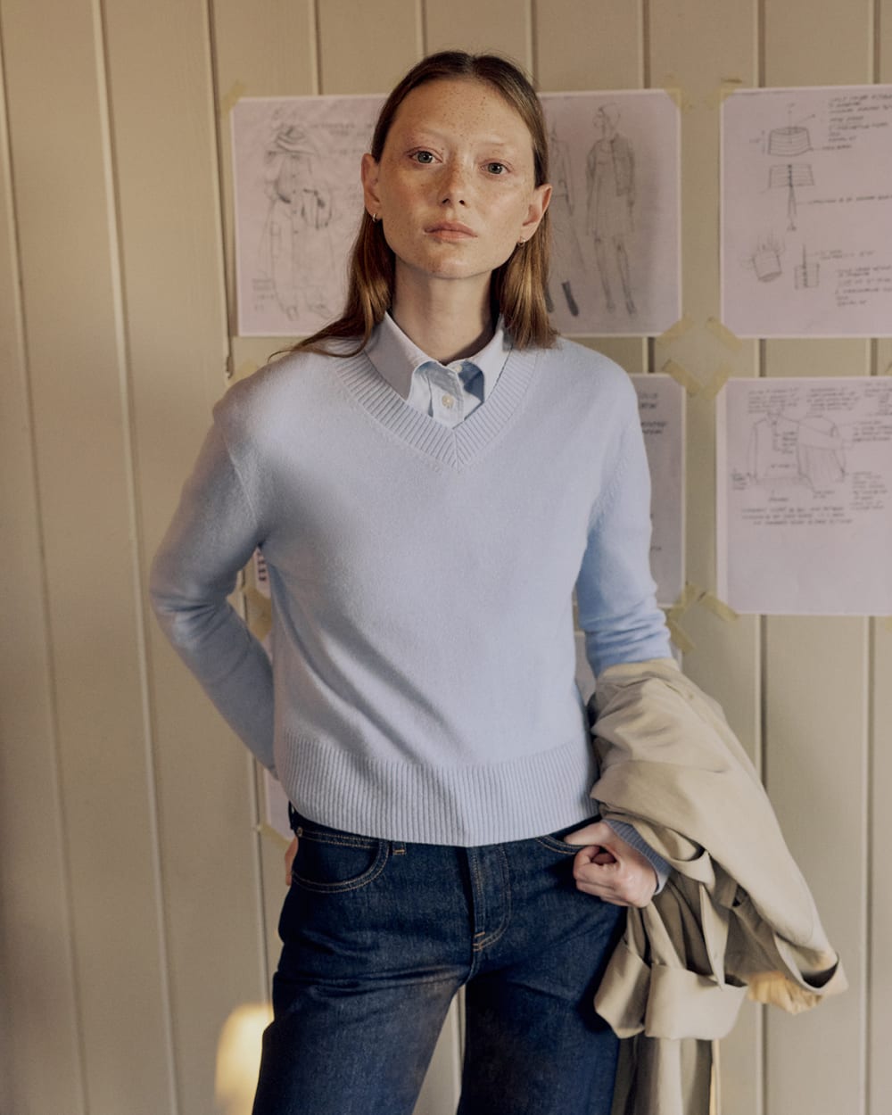 Cashmere Cropped High-V Sweater in Open Air Blue — detail view