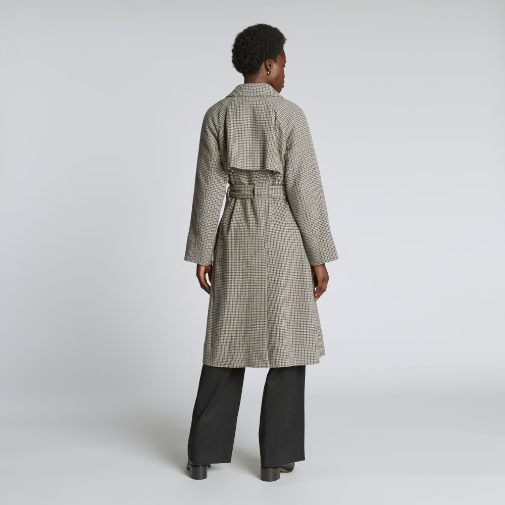 The Italian ReWool® Trench in Pewter Houndstooth — detail view