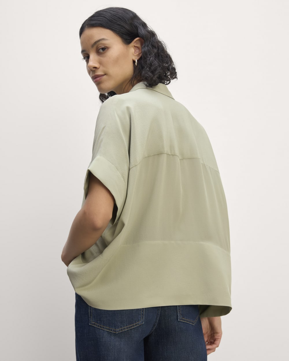 The Boxy Shirt in Washable Silk in Seagrass — detail view