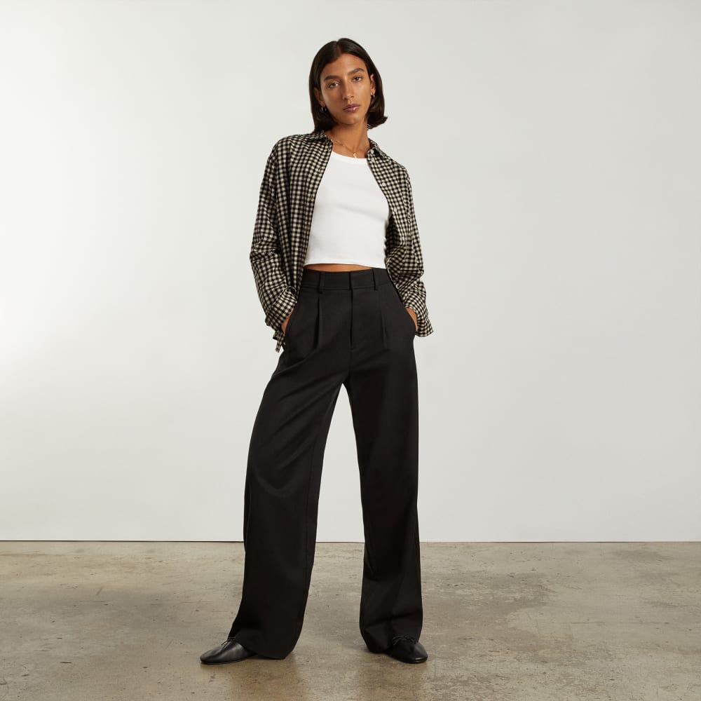 The Must-Have Shirt in Silky Cotton in Black / Canvas Gingham — detail view