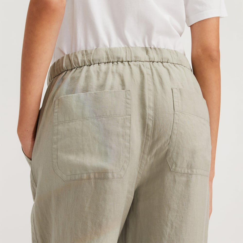The Linen Pull-On Barrel Pant in Seagrass — detail view