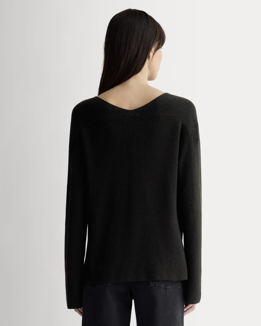The Slouchy V-Neck in Everyday Cotton in Black — detail view