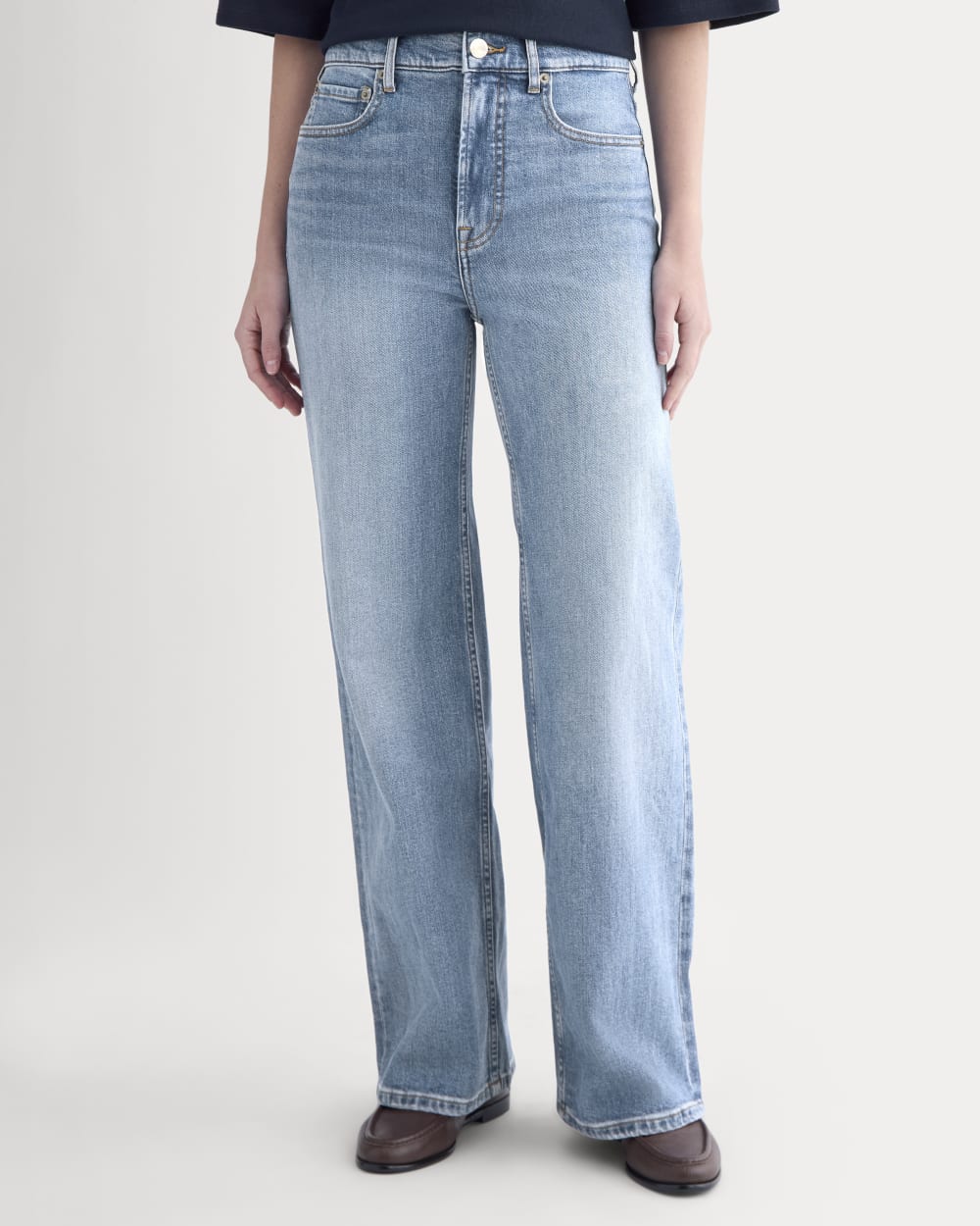 The Way-High® Sailor Jean 2.0 in Medium Wash — detail view