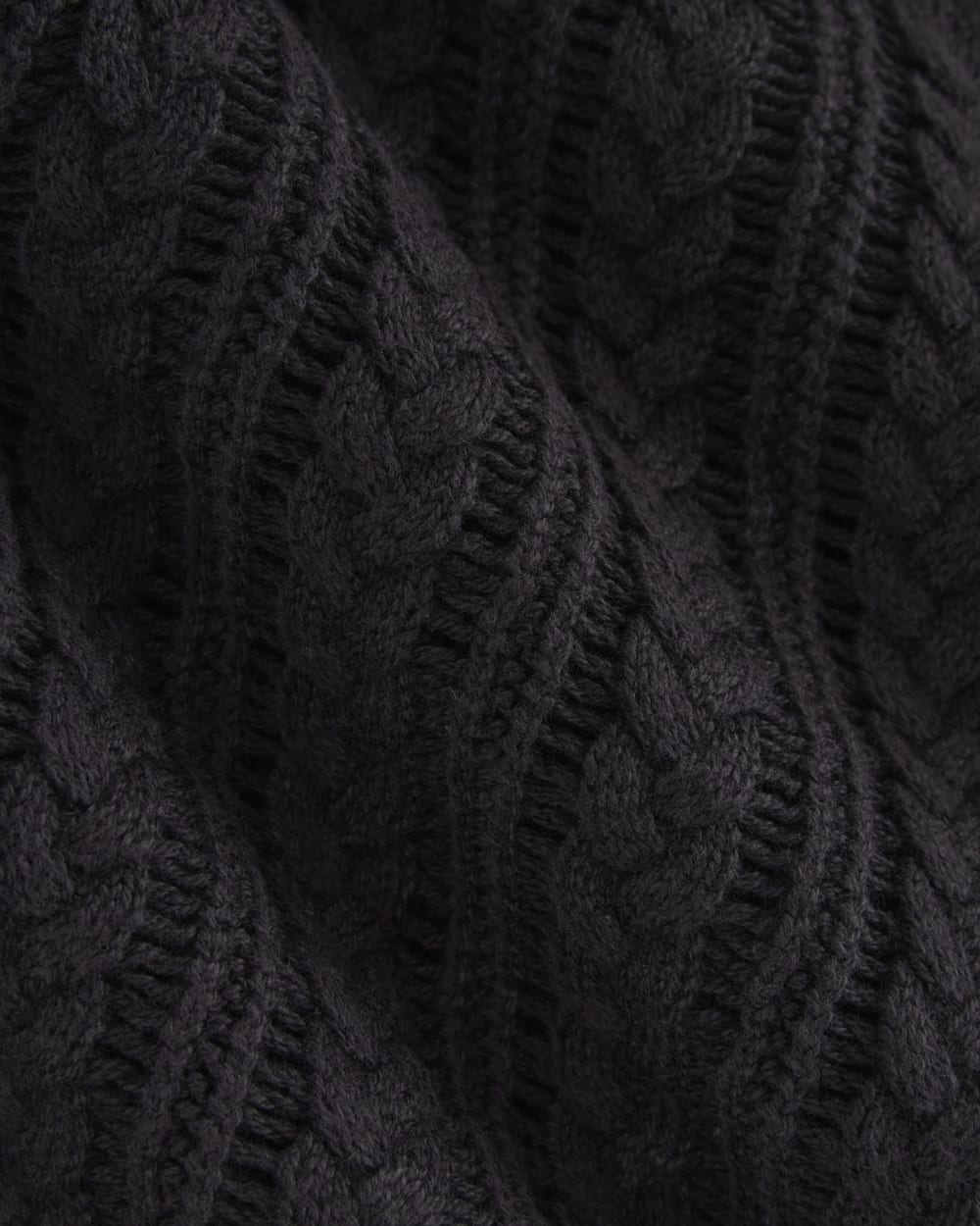 The Mesh Cable V-Neck in Everyday Cotton in Black — detail view