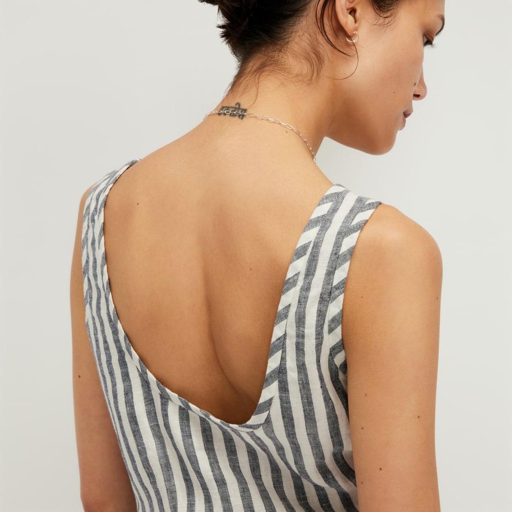 The Scoop Tank in Linen in Bone/Navy — detail view