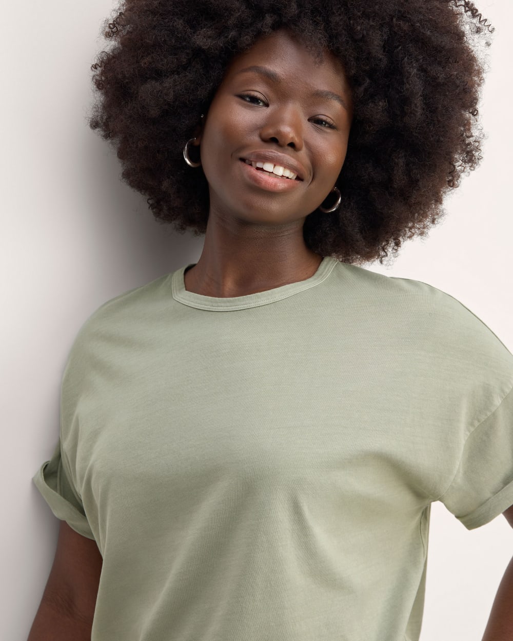 The Boyfriend Tee in Essential Cotton in Seagrass — front view