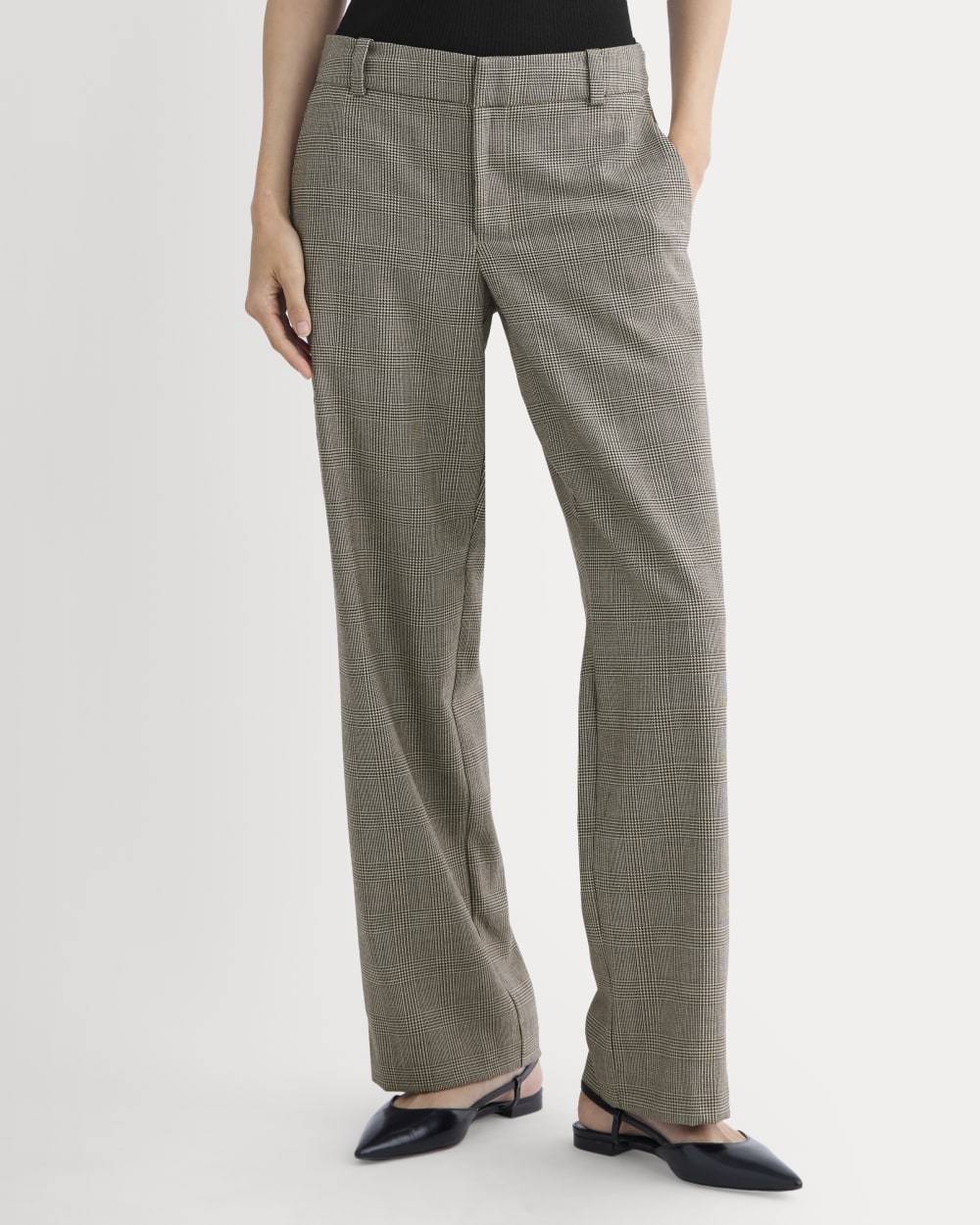 Straight-Leg Trouser in Tailor Twill in Khaki — detail view