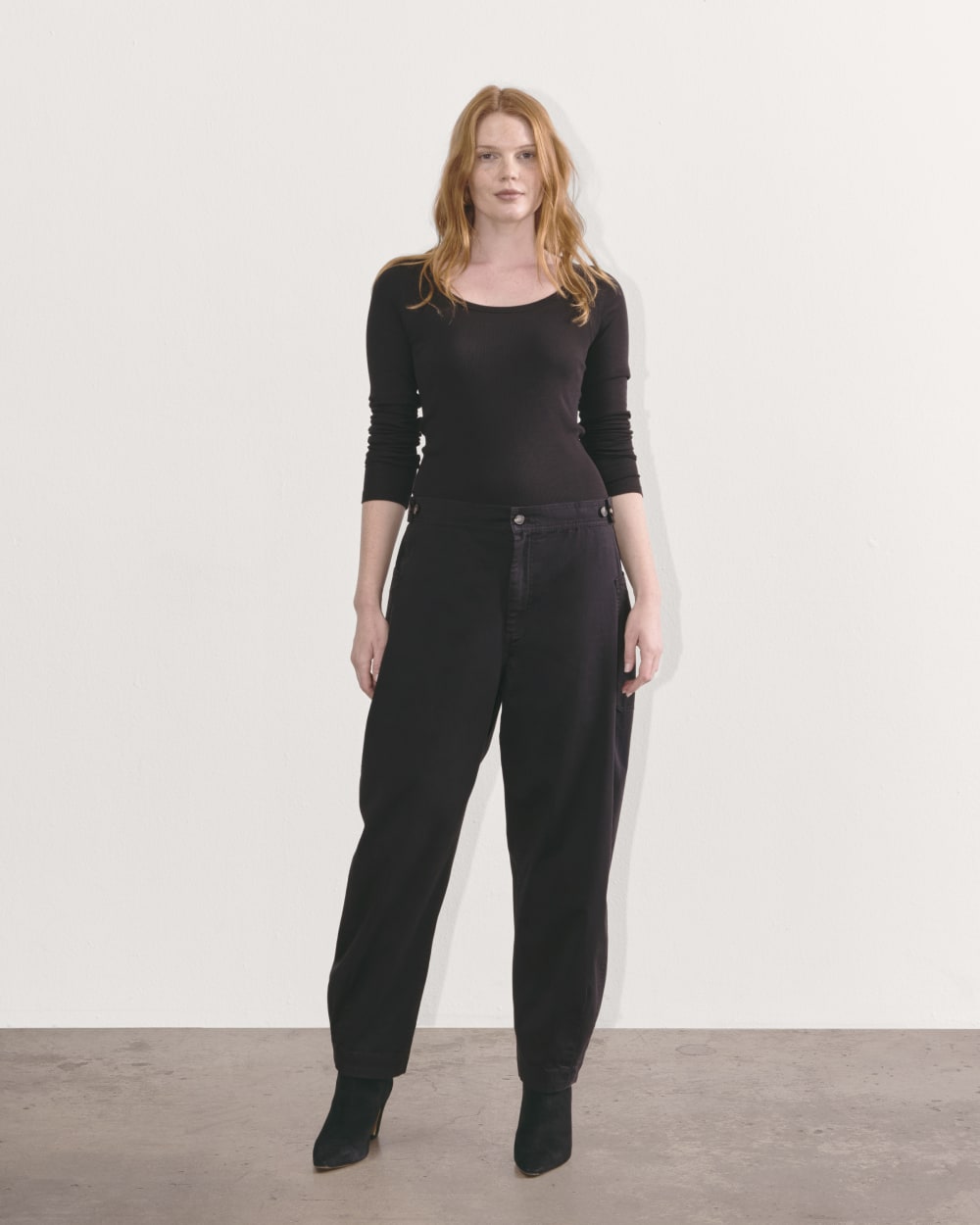 The Barrel Pant in Black — detail view