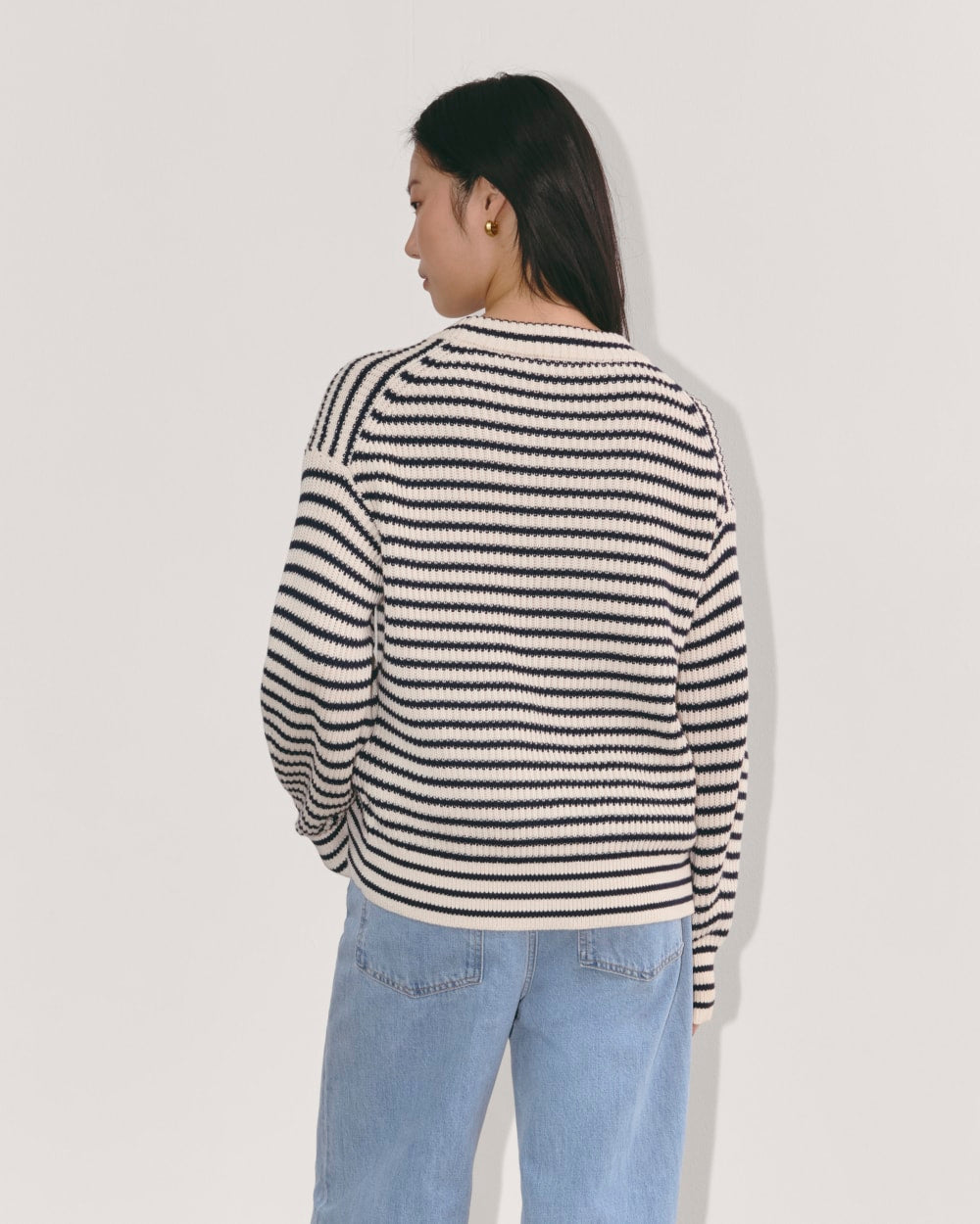 The Cocoon Crew in Everyday Cotton in Canvas / Navy — detail view