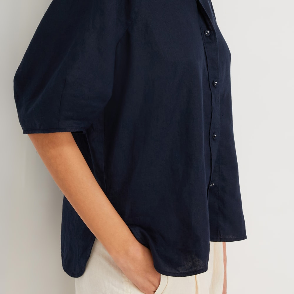 The Linen Puff Sleeve Shirt in Navy — detail view