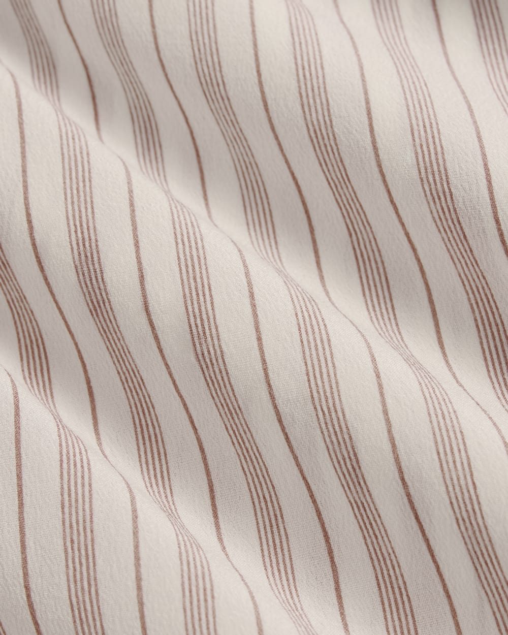 The Must-Have Shirt in Washable Silk in Bone / Dusky Rose — detail view