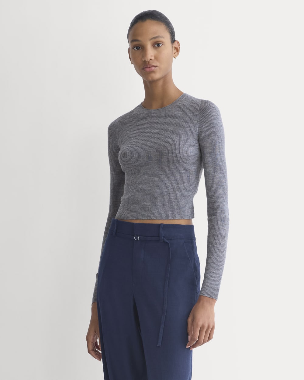 The Cropped Crew Top in Ultrafine Merino in Heather Mid Grey — front view