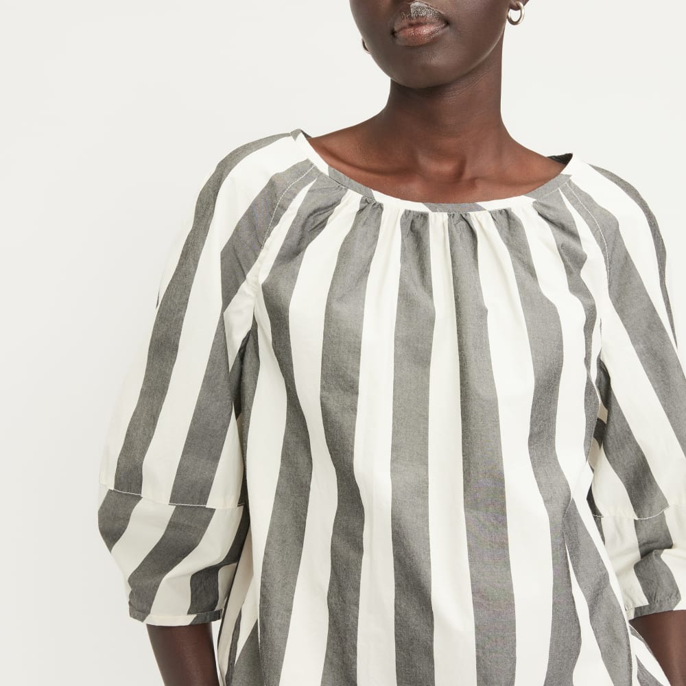The Poplin Scoop-Neck Top in Bone / Black — detail view