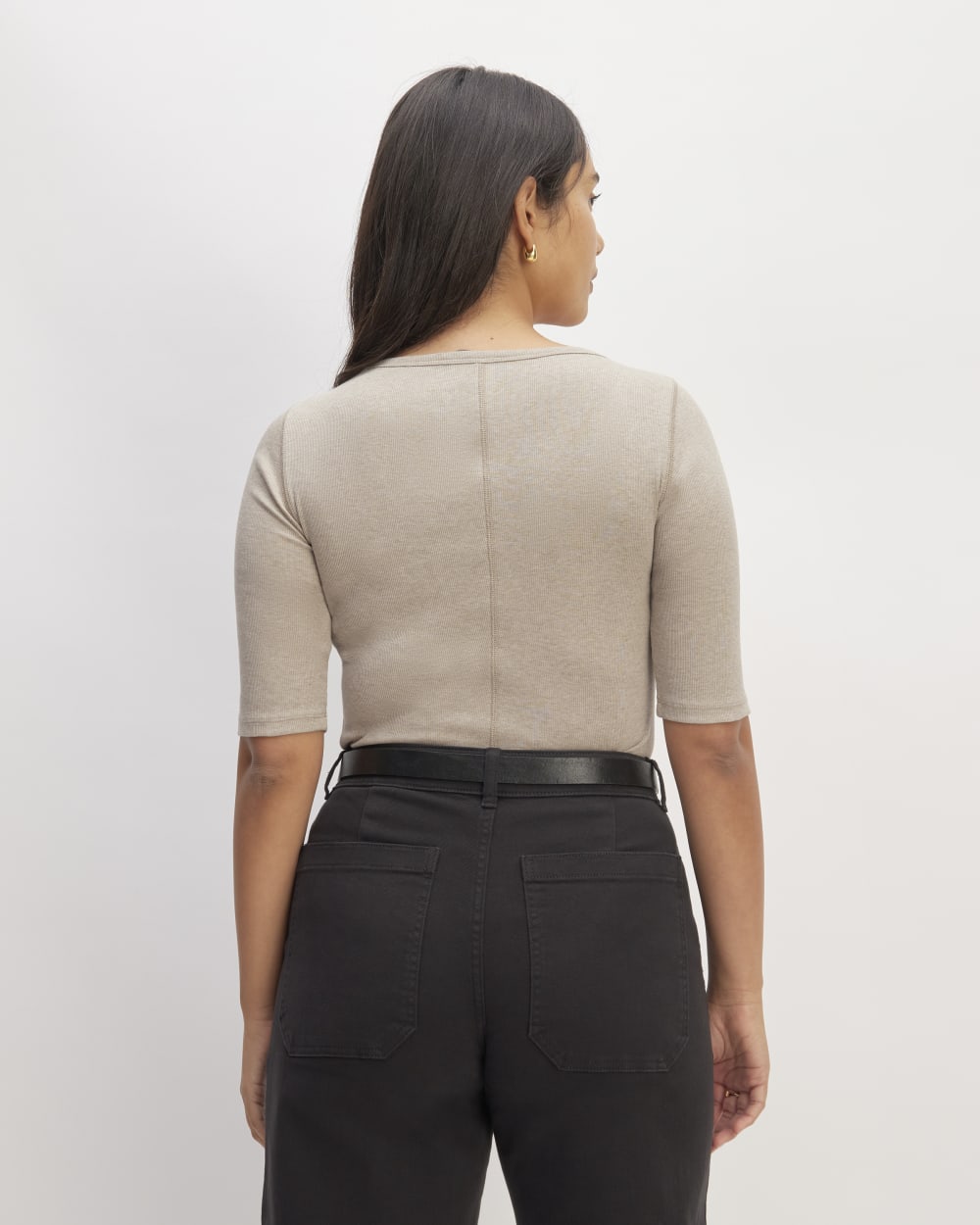 The Luxe Rib Scoop-Neck Tee in Heathered Tan — detail view