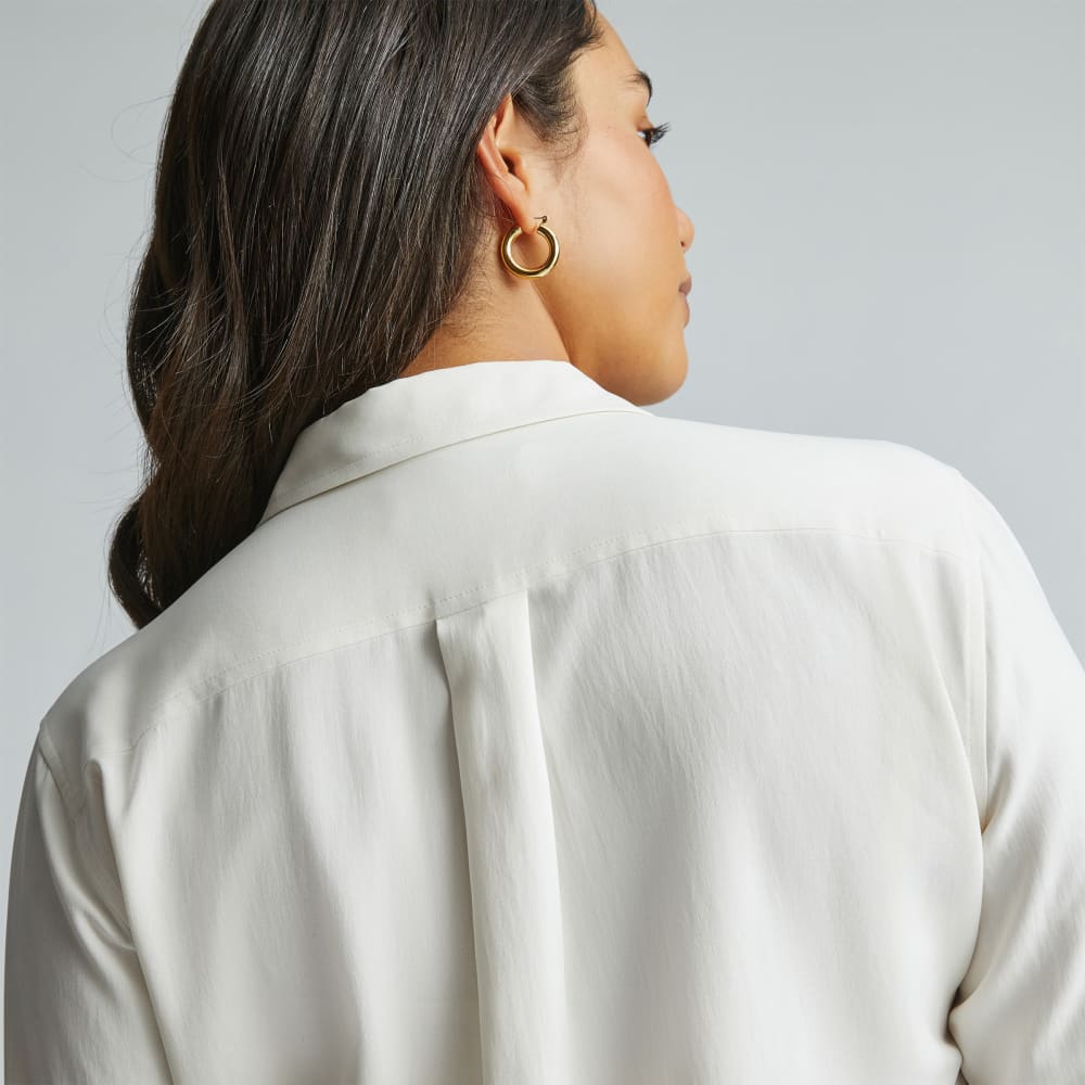 The Washable Silk Relaxed Shirt in Bone — detail view