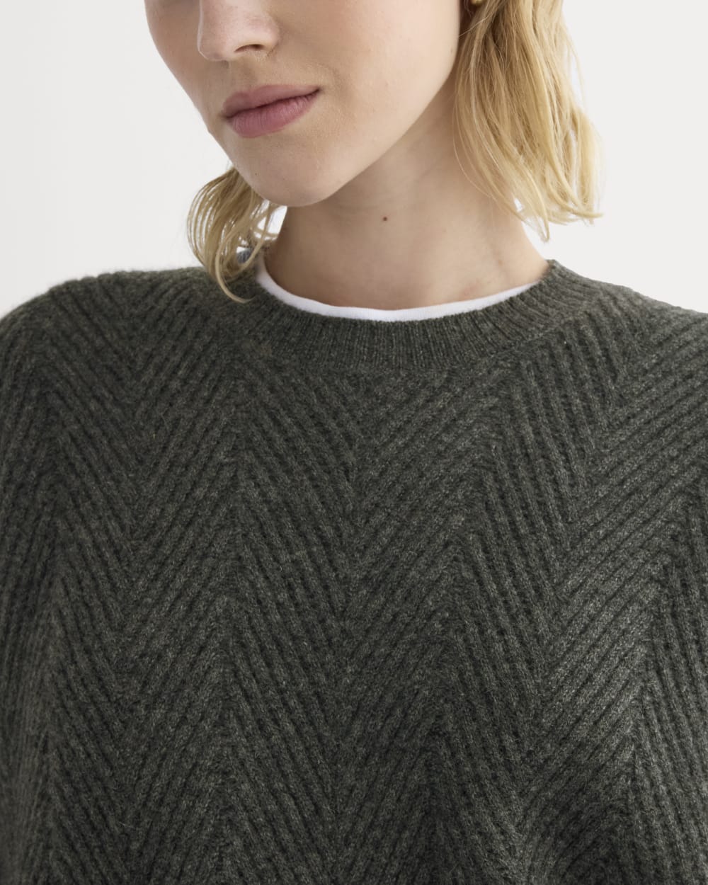 Cashmere Herringbone Sweater in Heather Charcoal — detail view