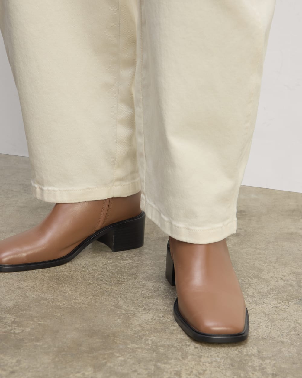 The Utility Curve Pant in Bone — detail view