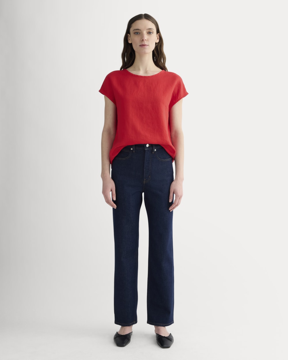 The Muscle Top in Linen in Classic Red — detail view