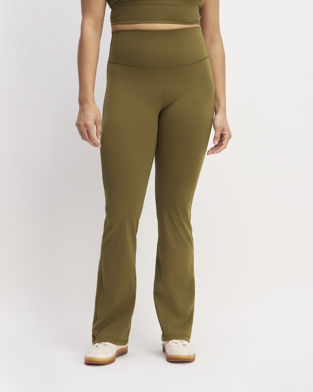 The Perform Flare Legging in Beech — detail view
