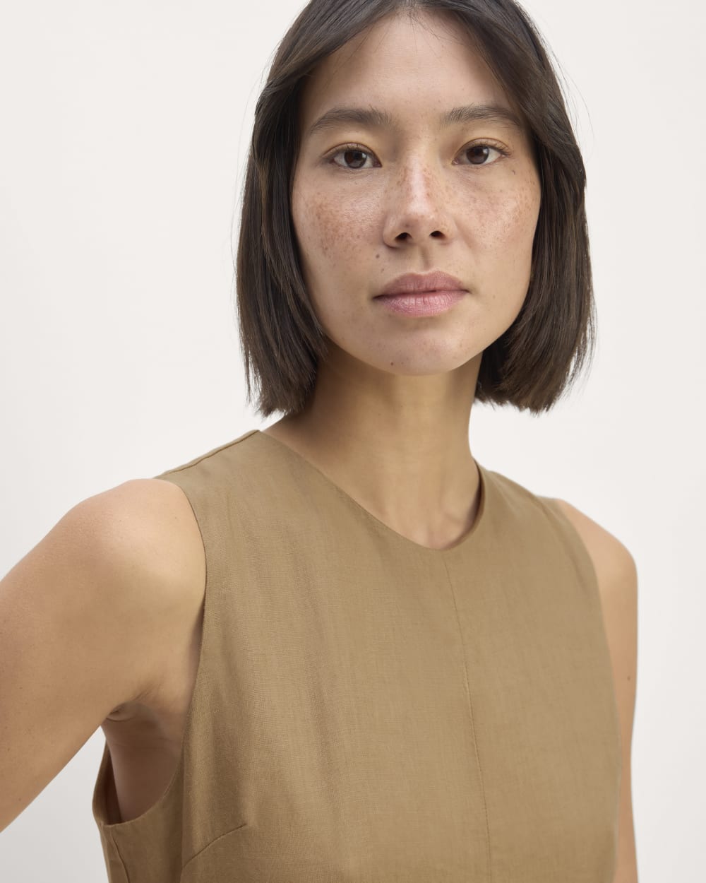 The Linen Belted Midi Dress in Tiger's Eye — detail view