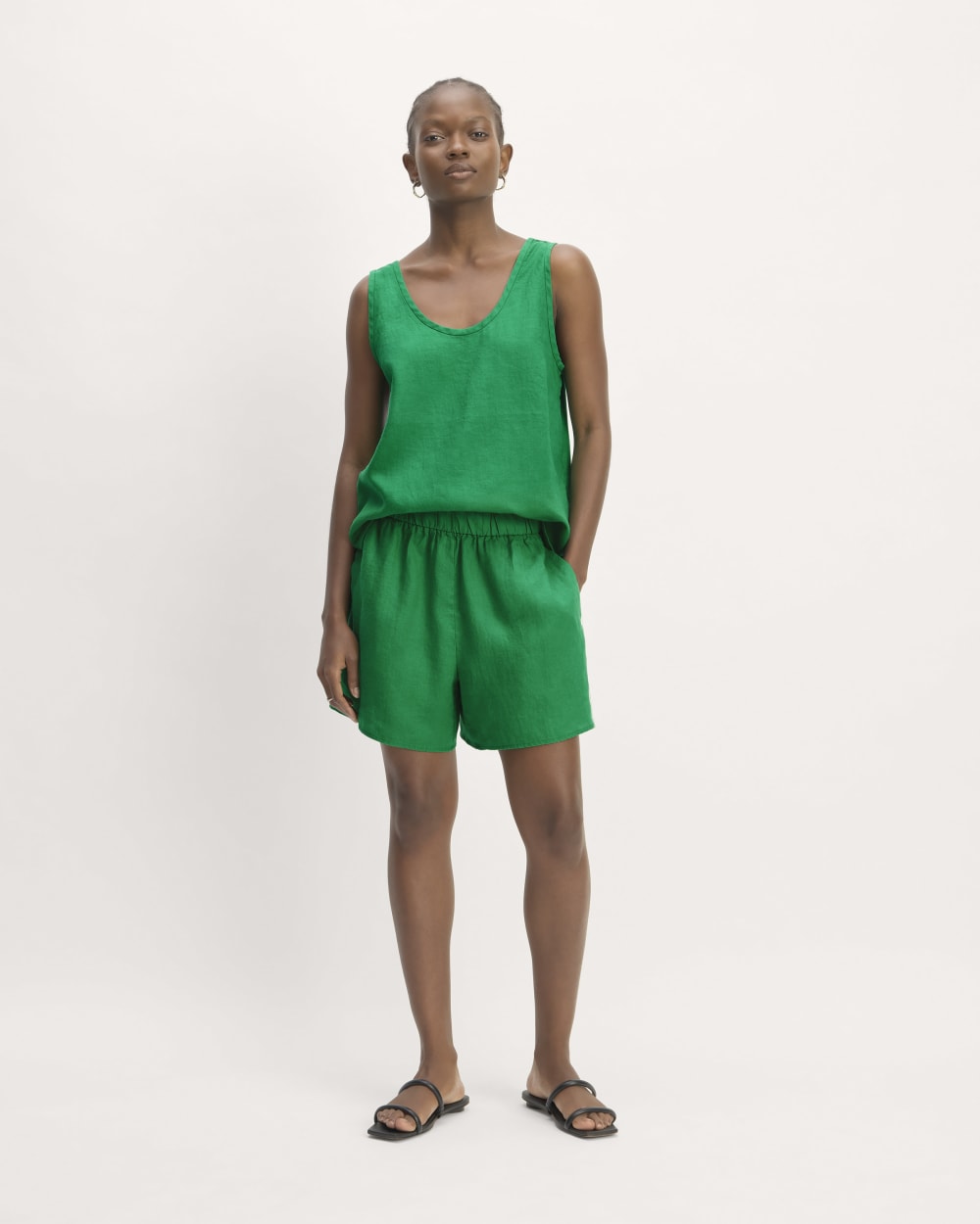 The Scoop Tank in Linen in Grass Green — detail view