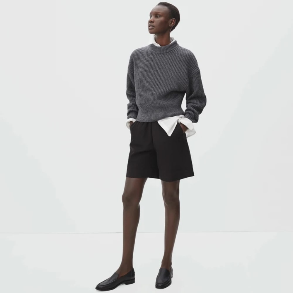 The Texture Cotton Crew in Heathered Charcoal — detail view
