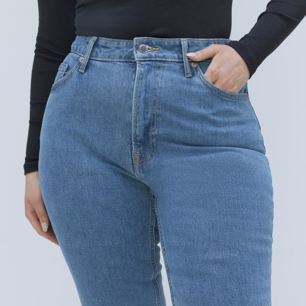 The Cheeky Hourglass Jean in Stone-Washed Sky — detail view