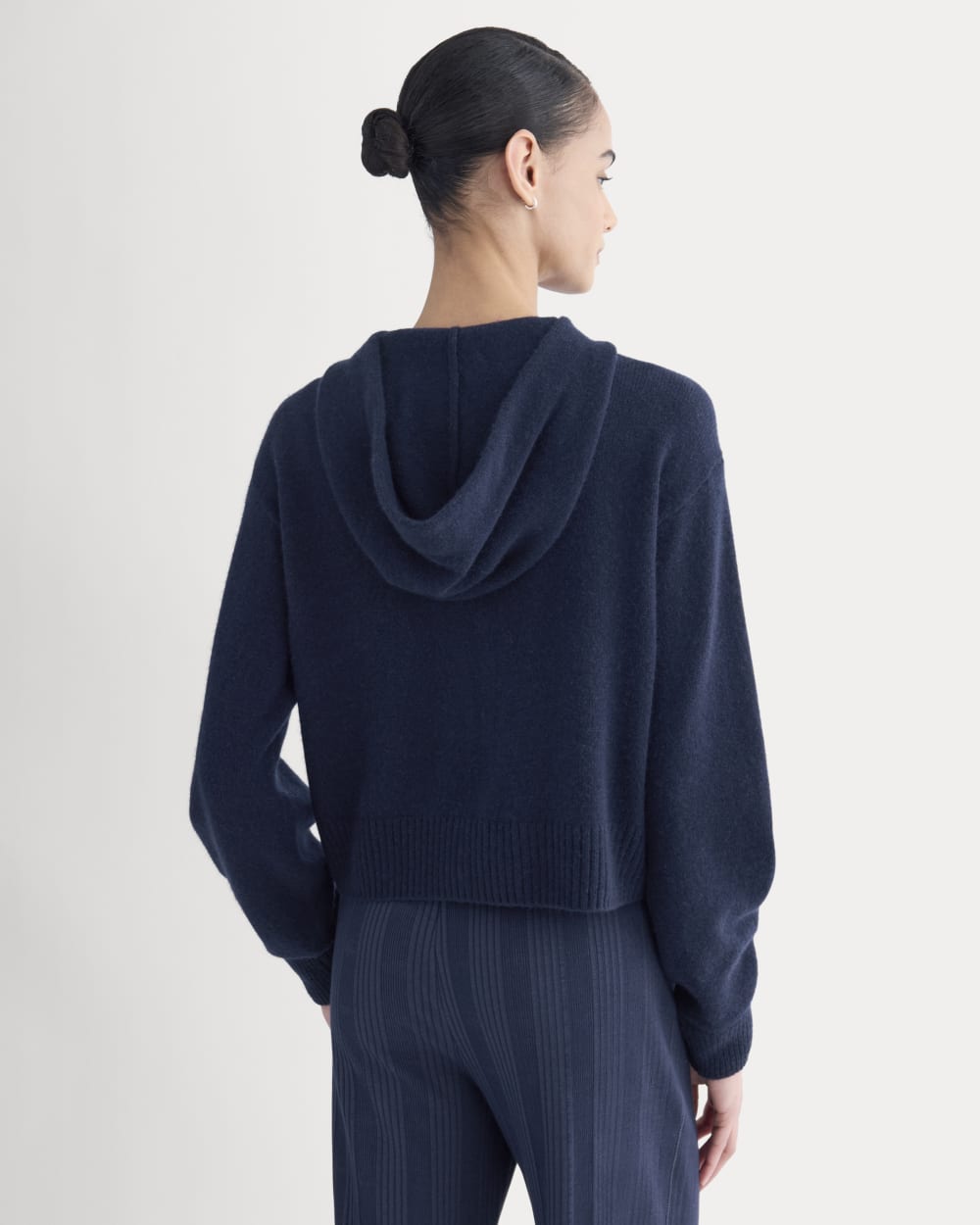 Full-Zip Hoodie in Wool Cashmere in Navy — detail view