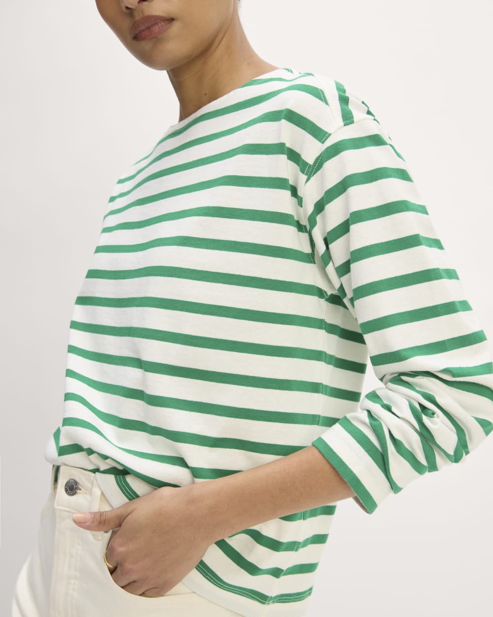 The Mariner Tee in Bone / Grass Green — detail view