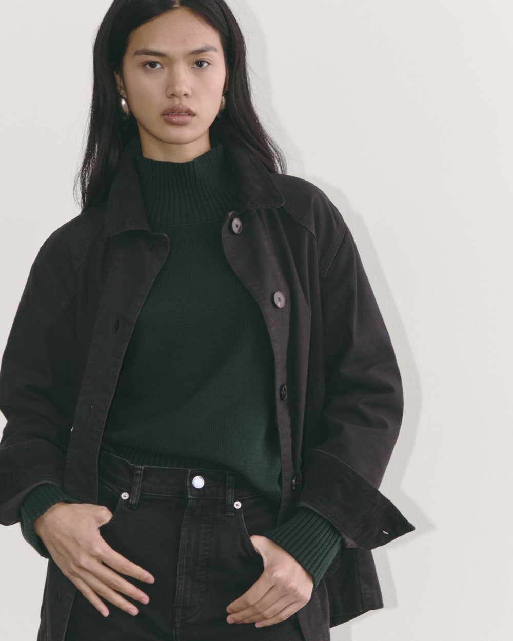 The Boxy Turtleneck in Everyday Cotton in Scarab — detail view