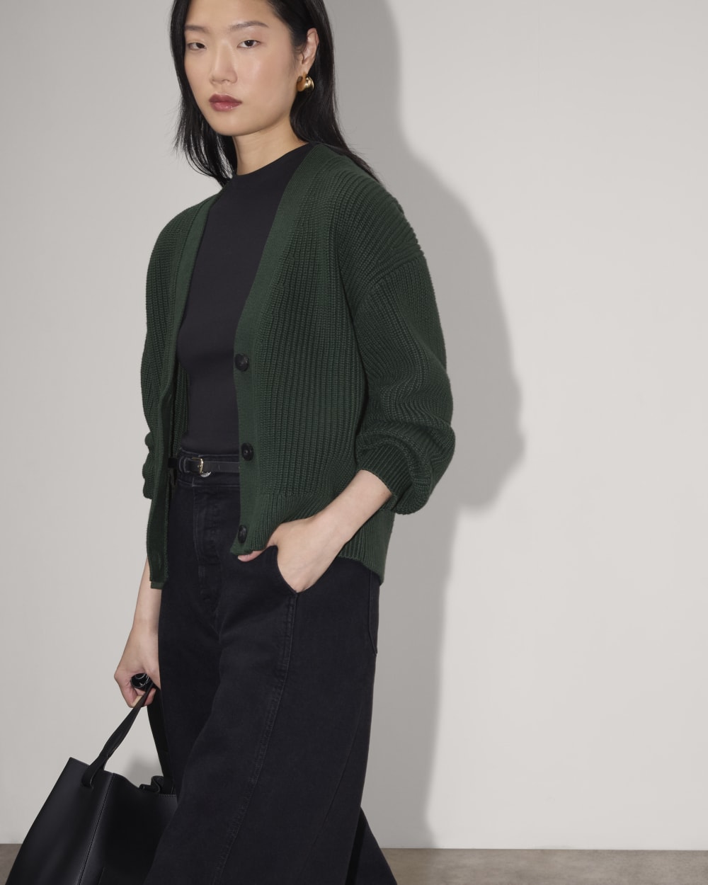 The Boxy Cardigan in Everyday Cotton in Scarab — detail view