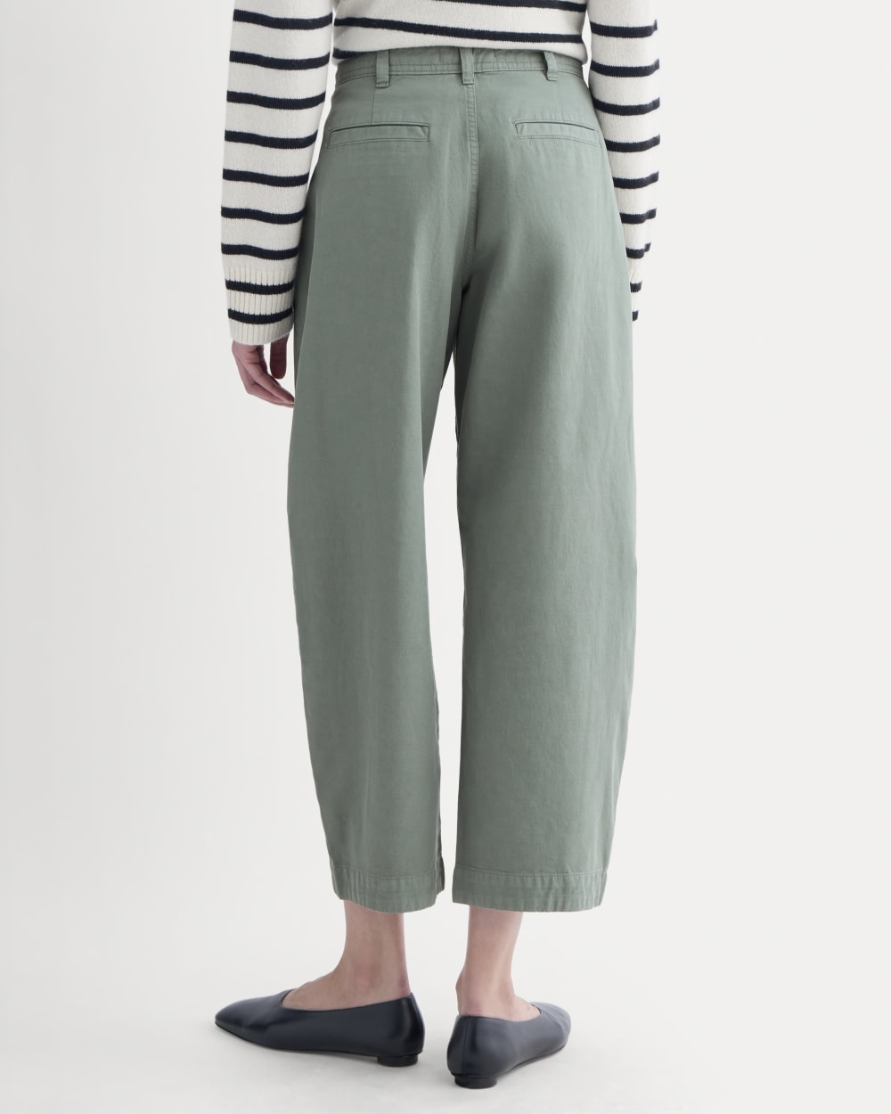 The Everywhere Pant in Agave Green — detail view