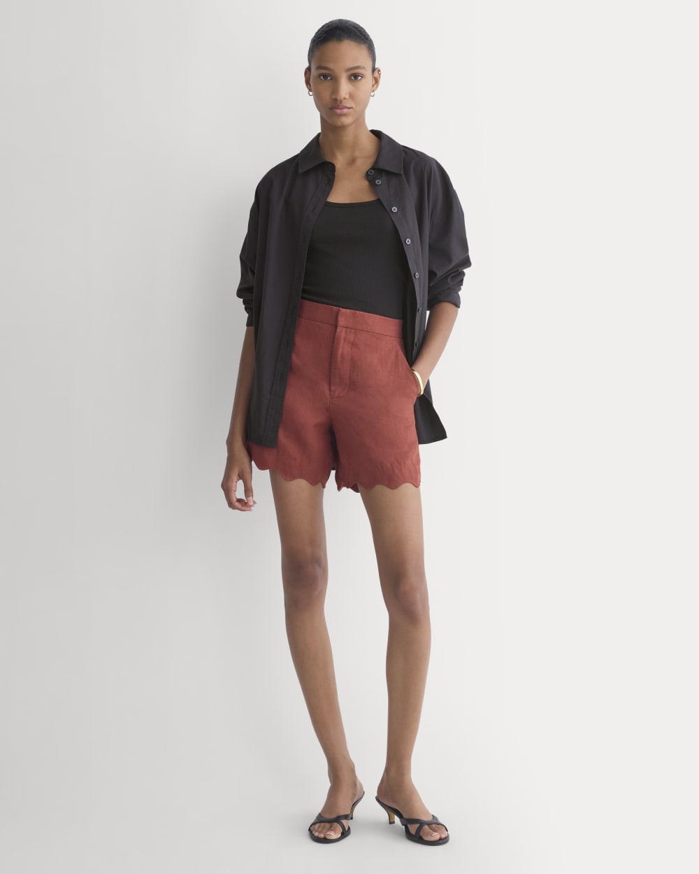 Scalloped Edge Short in Linen in Henna Red — front view