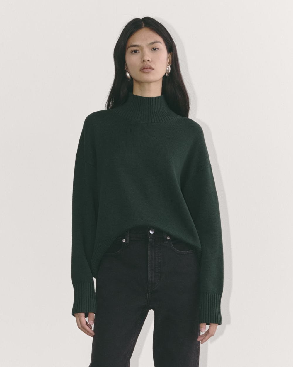 The Boxy Turtleneck in Everyday Cotton in Scarab — front view