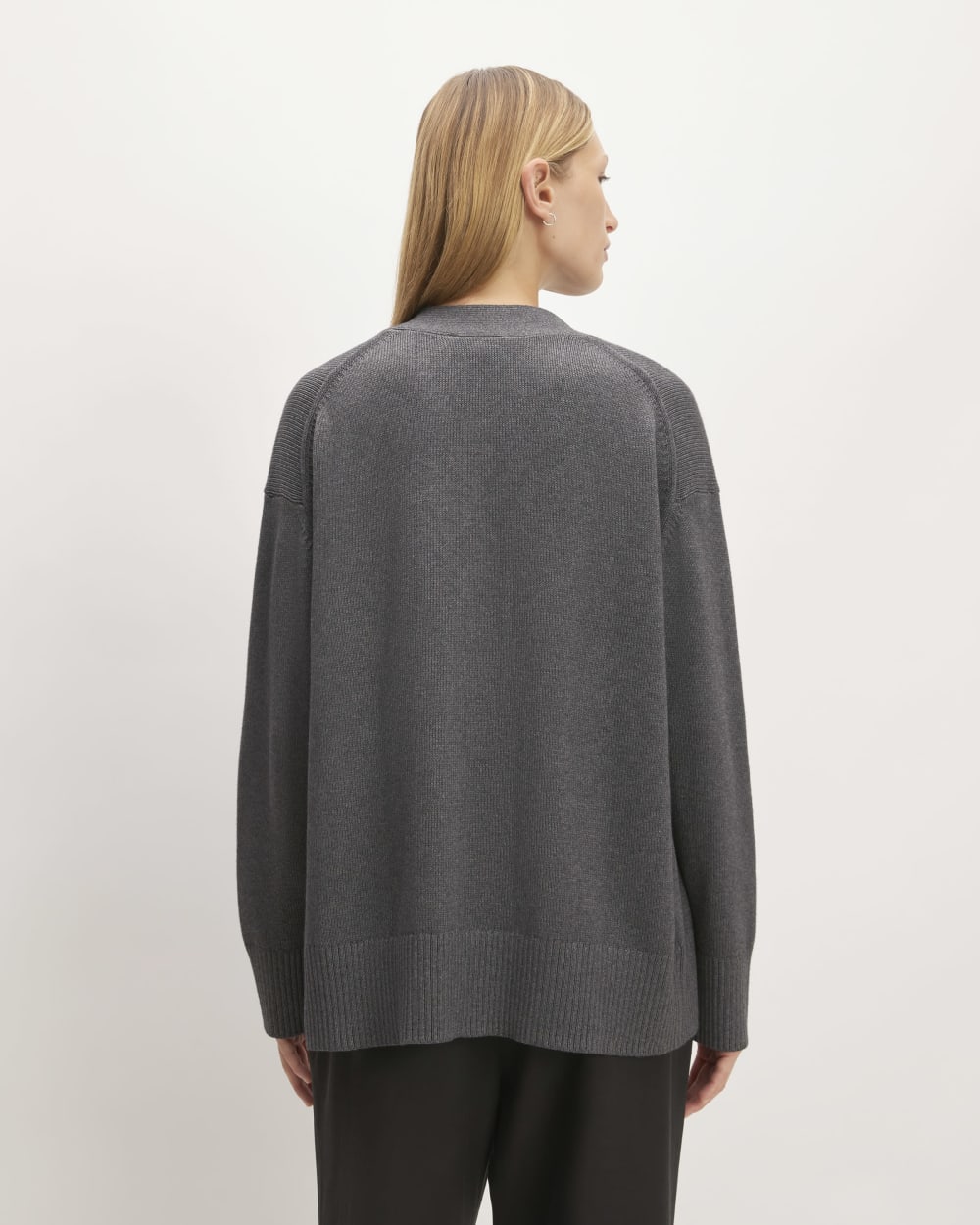 The Organic Cotton Cardigan in Heathered Charcoal — detail view