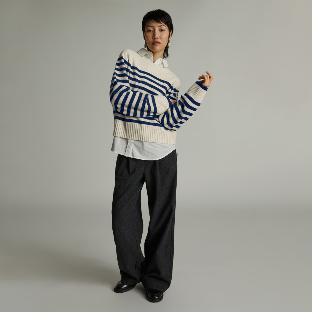 The Cashmere Boxy Crew in Bright Navy / Bone — detail view