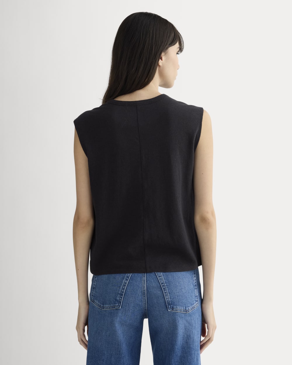 The Muscle Tee in Cotton Linen in Black — detail view