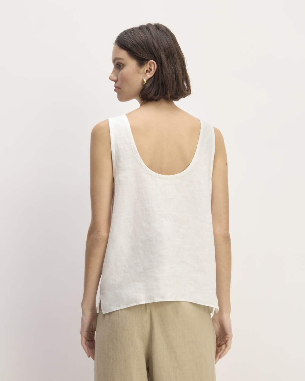 The Scoop Tank in Linen in White — detail view