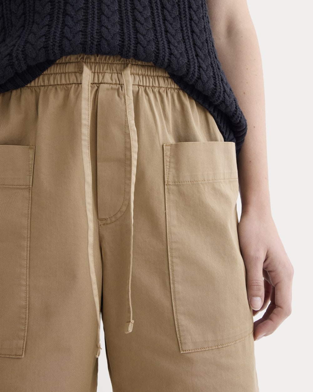 The Easy Cargo Short in Tiger's Eye — detail view