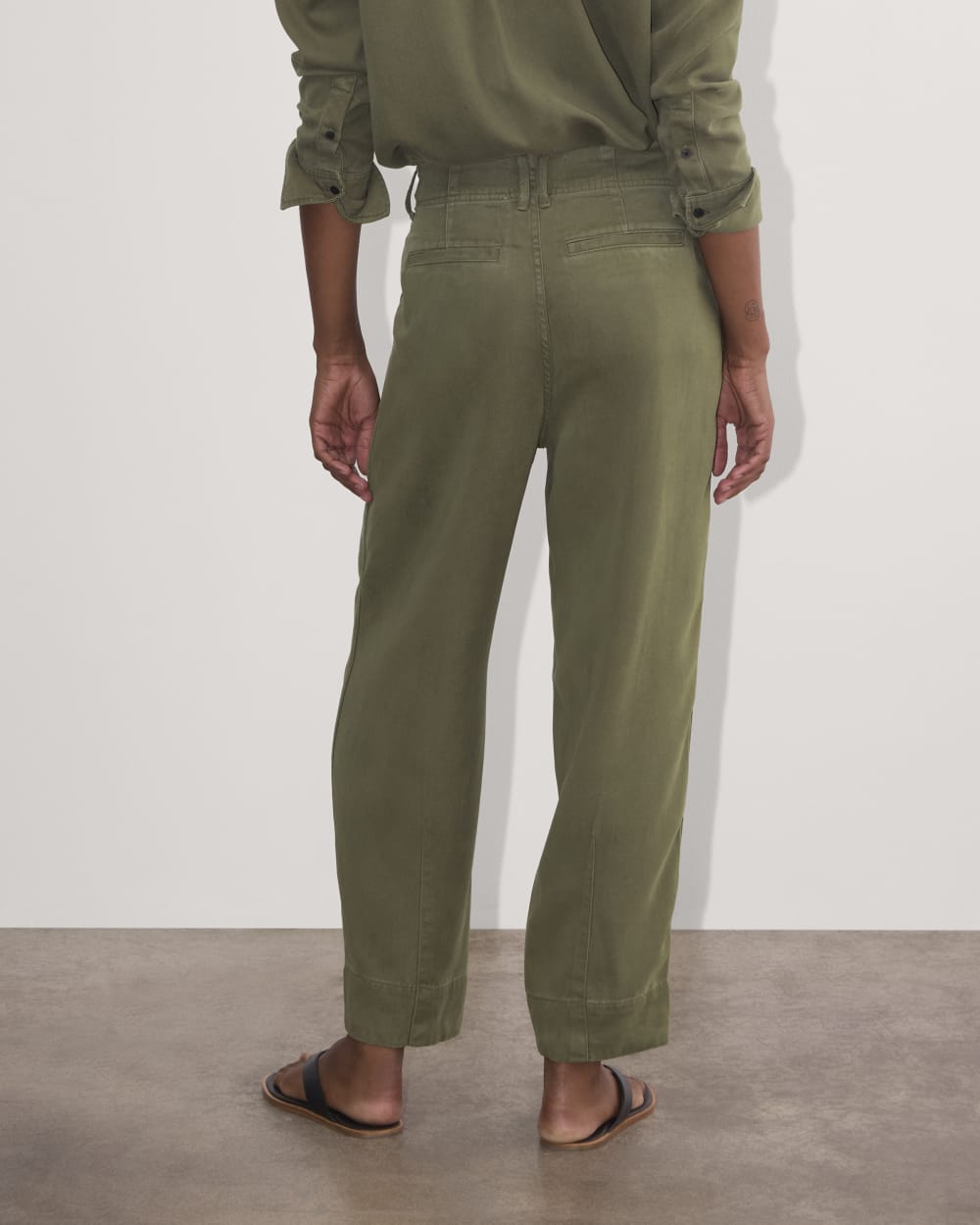 The Utility Pant in Buttersoft in Kalamata — detail view
